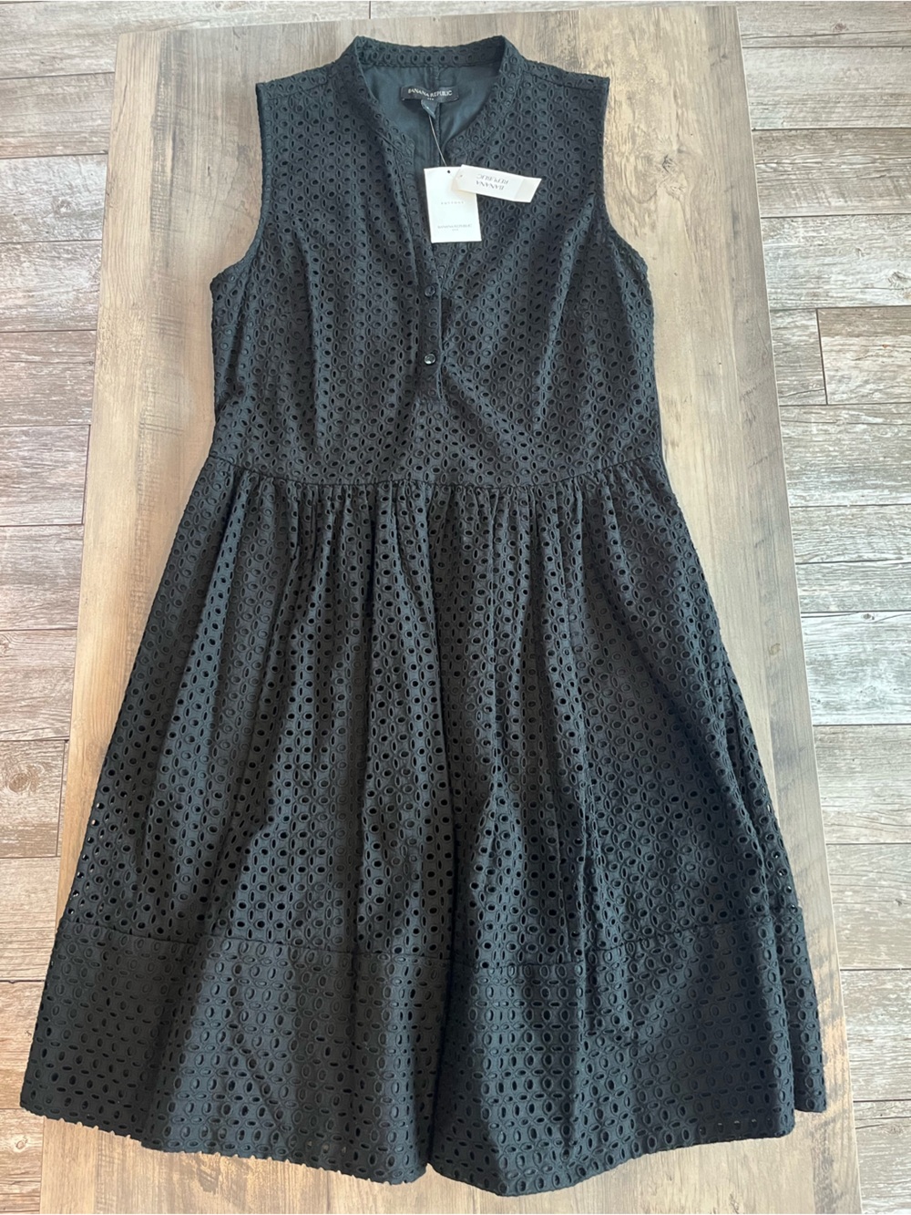 Brand New! Banana Republic Women’s Black Eyelet Sleeveless Dress